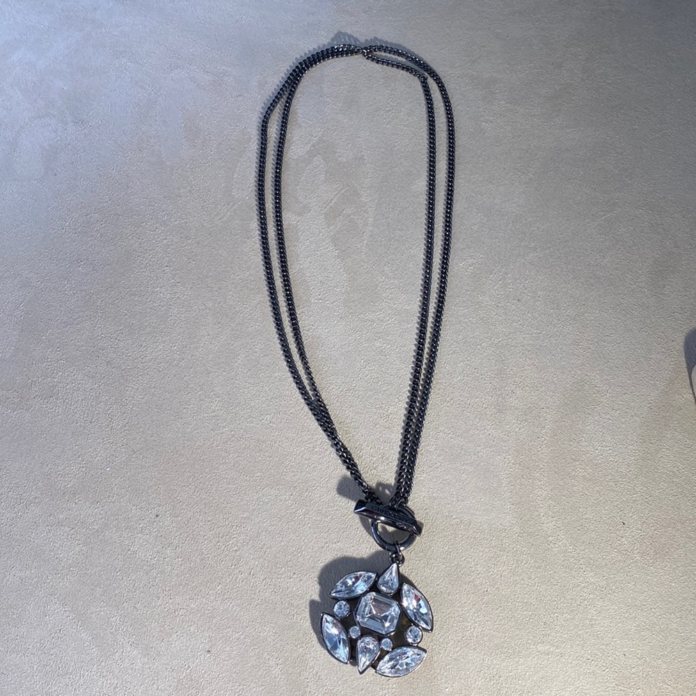 Givenchy necklace - Picture 3 of 5